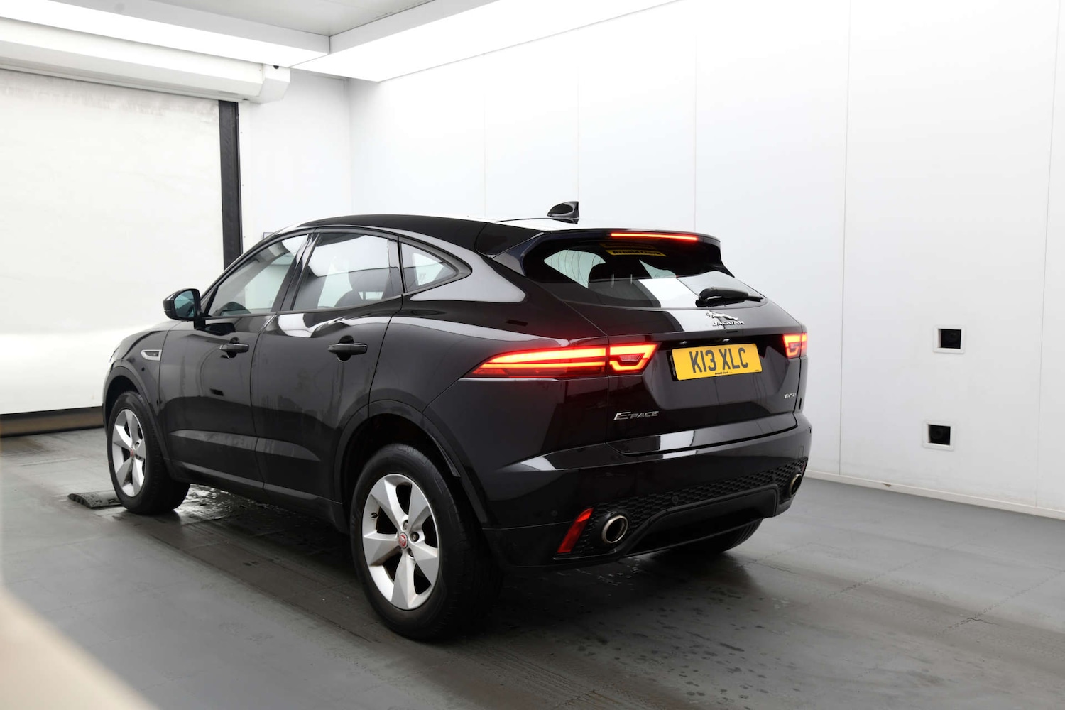 Used Jaguar E-Pace 2019 for sale - 76829896: Photo 4