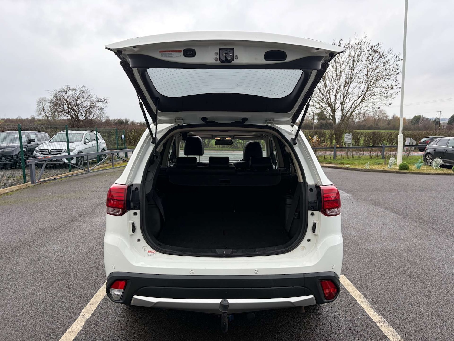 Used Mitsubishi Outlander 2018 for sale - 76949883: Photo 12