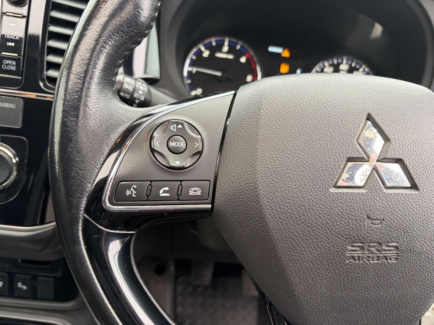 Used Mitsubishi Outlander 2018 for sale - 76949883: Photo 32