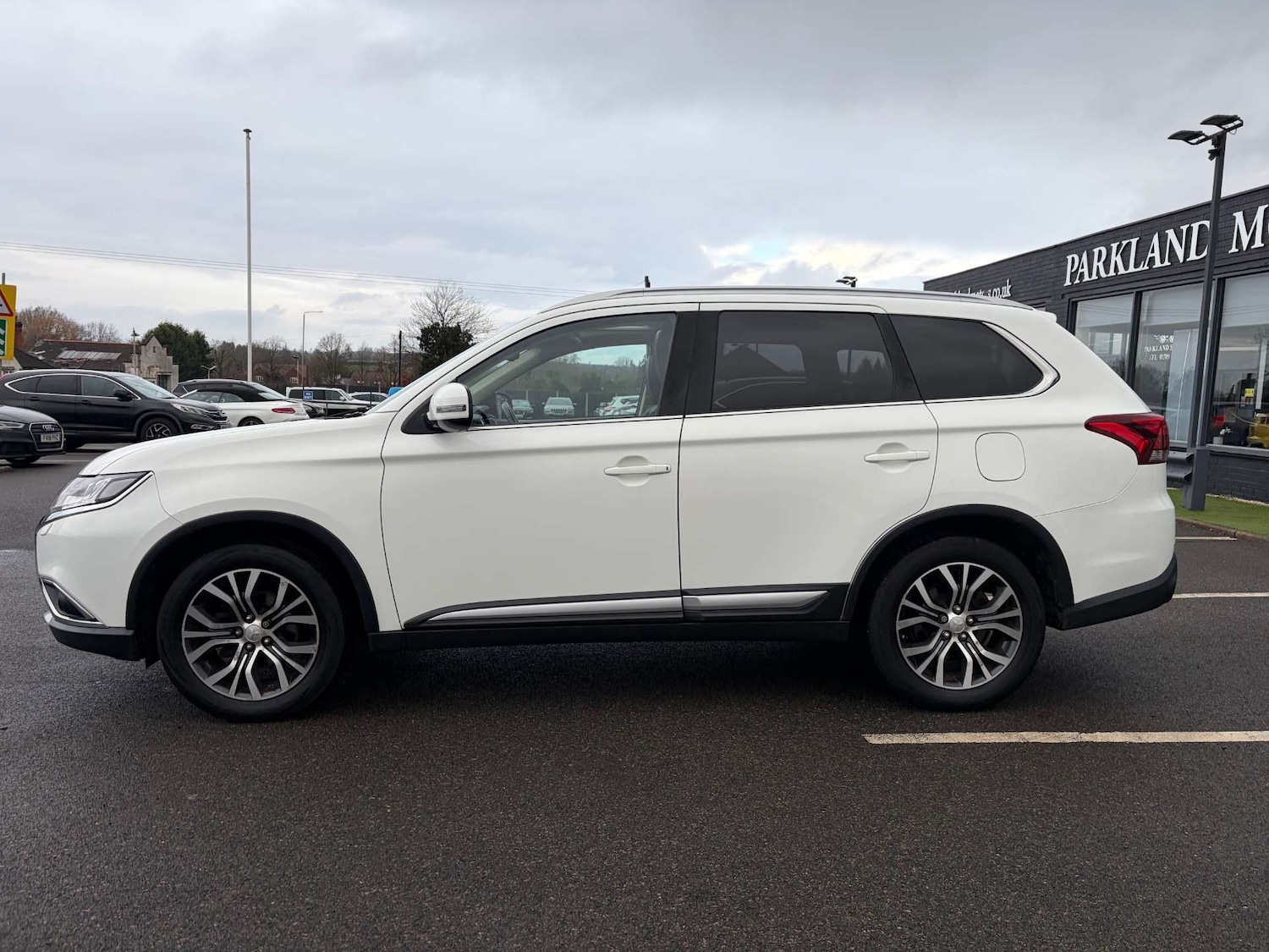 Used Mitsubishi Outlander 2018 for sale - 76949883: Photo 4