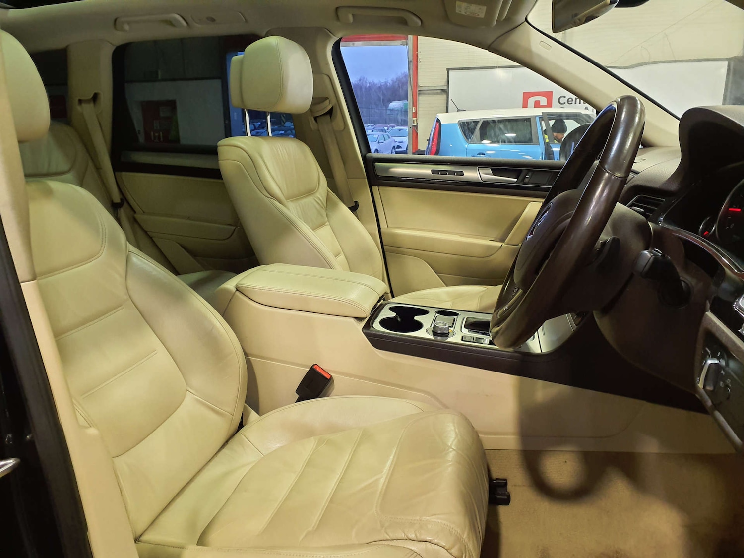 Used Volkswagen Touareg 2015 for sale - 77313744: Photo 15