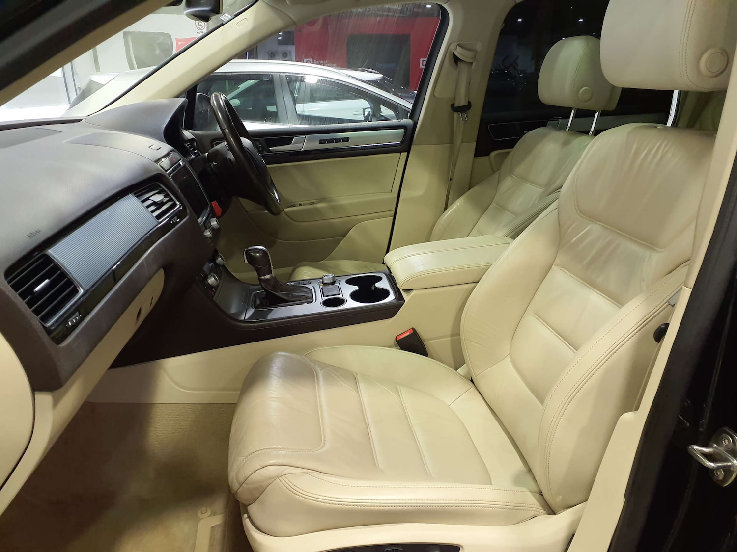 Used Volkswagen Touareg 2015 for sale - 77313744: Photo 17