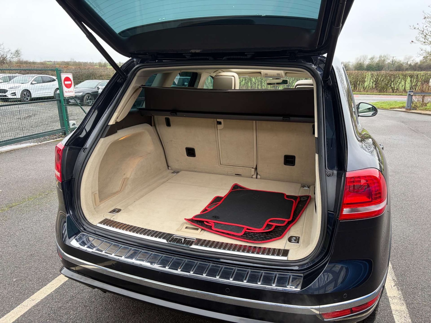 Used Volkswagen Touareg 2015 for sale - 77313744: Photo 26