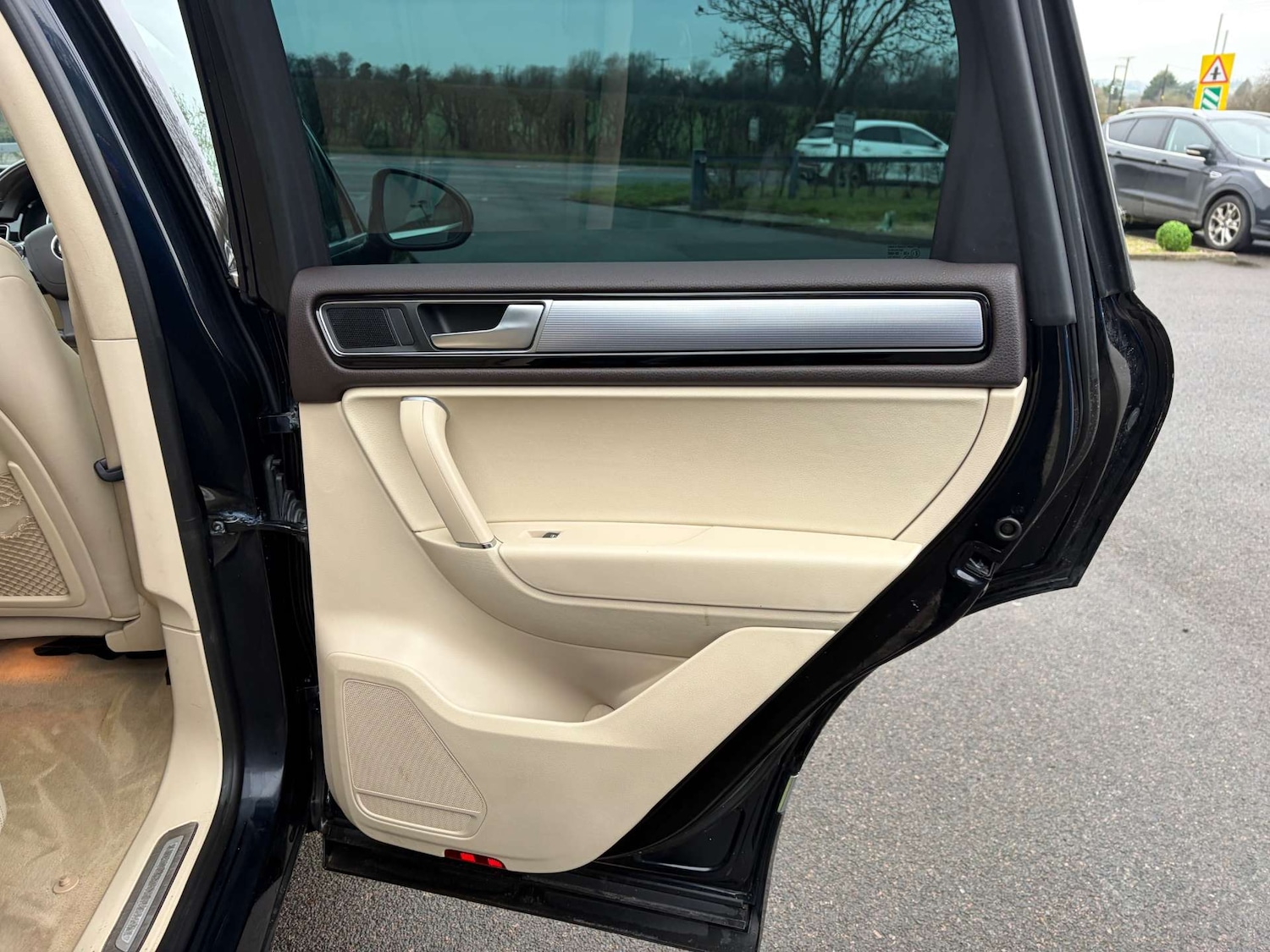 Used Volkswagen Touareg 2015 for sale - 77313744: Photo 29