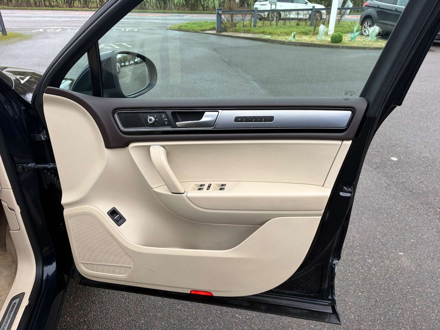 Used Volkswagen Touareg 2015 for sale - 77313744: Photo 37