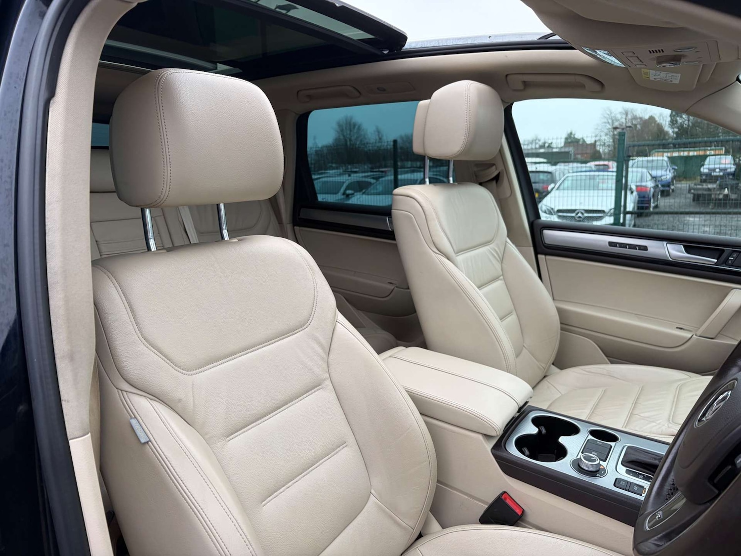 Used Volkswagen Touareg 2015 for sale - 77313744: Photo 39