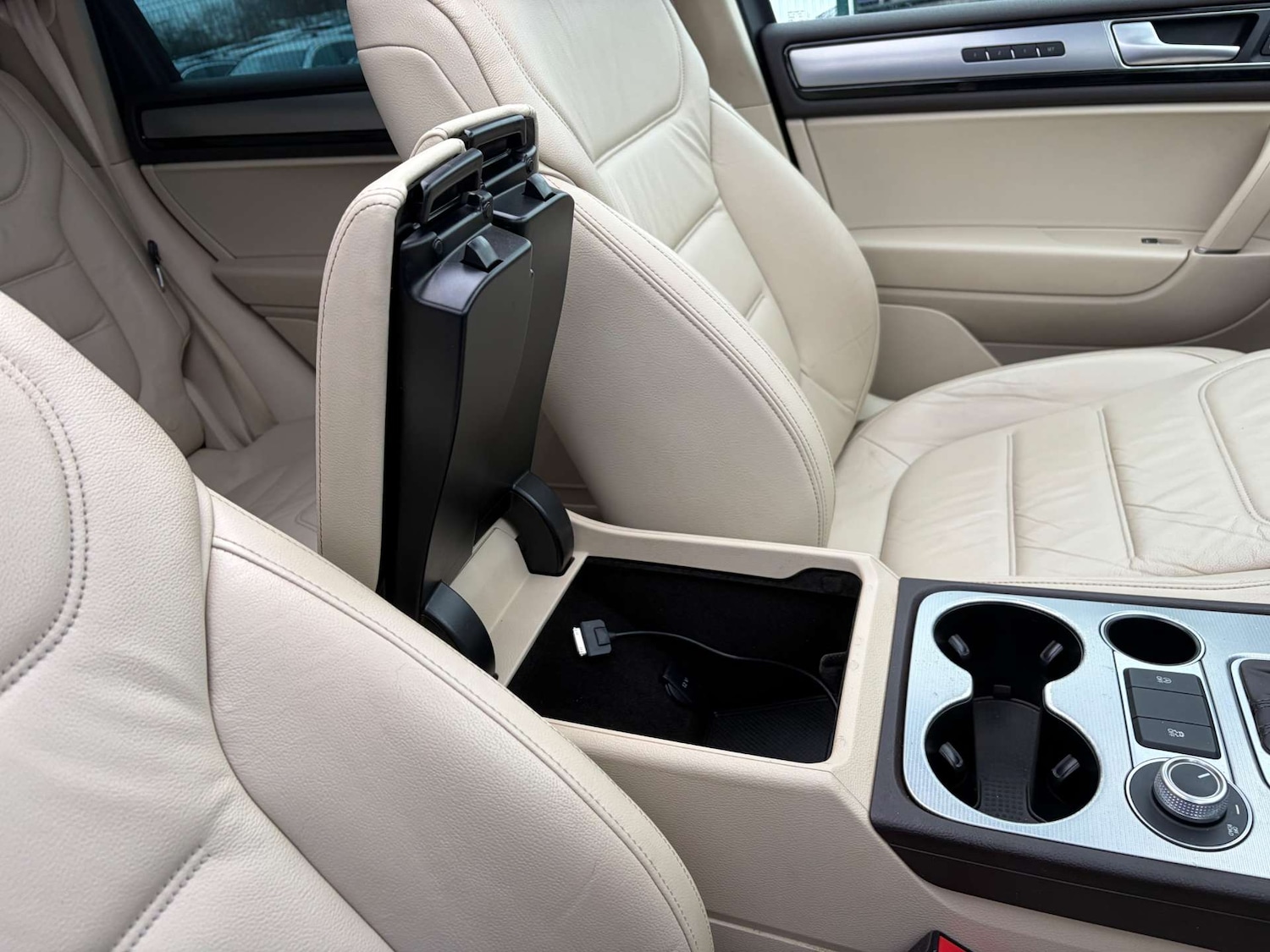 Used Volkswagen Touareg 2015 for sale - 77313744: Photo 51