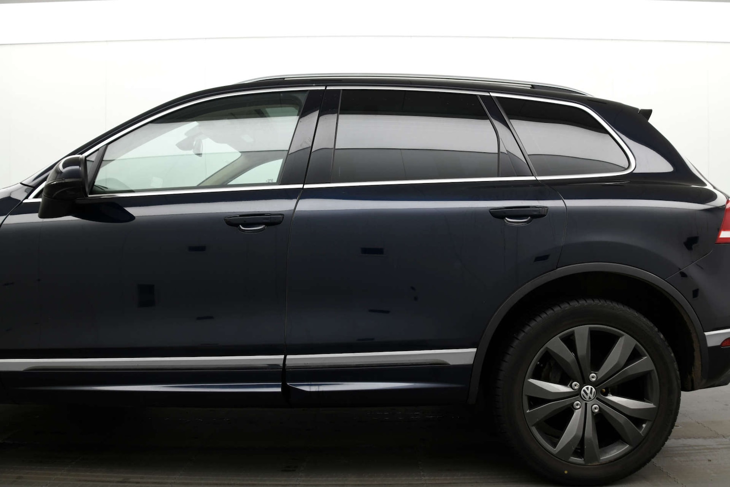Used Volkswagen Touareg 2015 for sale - 77313744: Photo 6