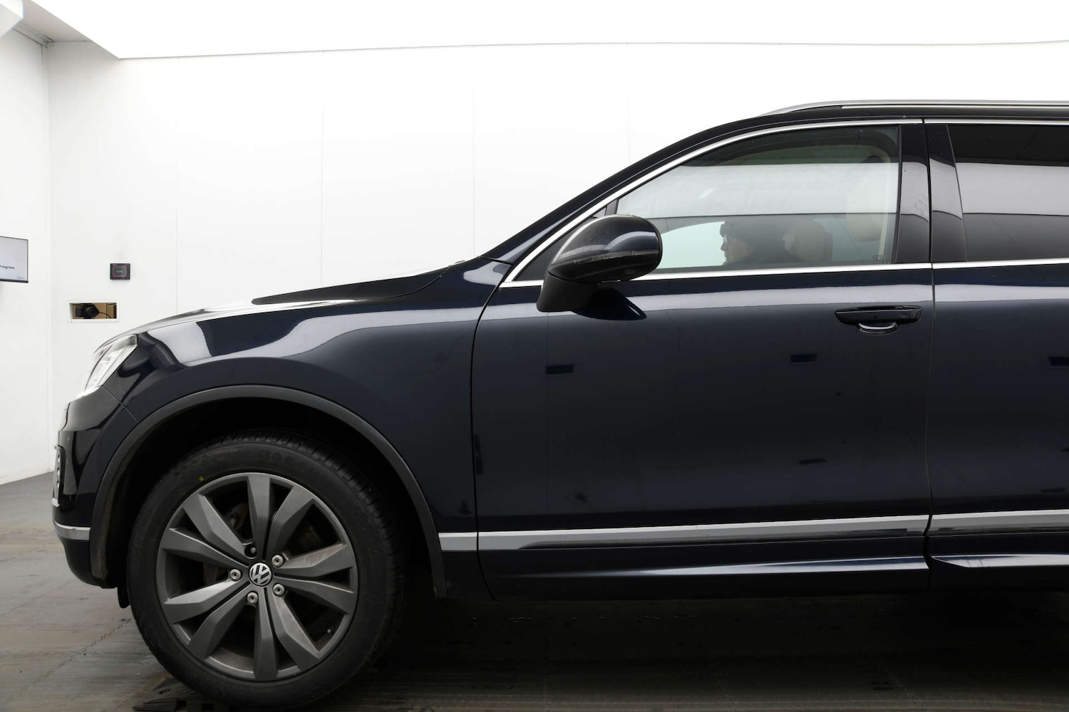 Used Volkswagen Touareg 2015 for sale - 77313744: Photo 8