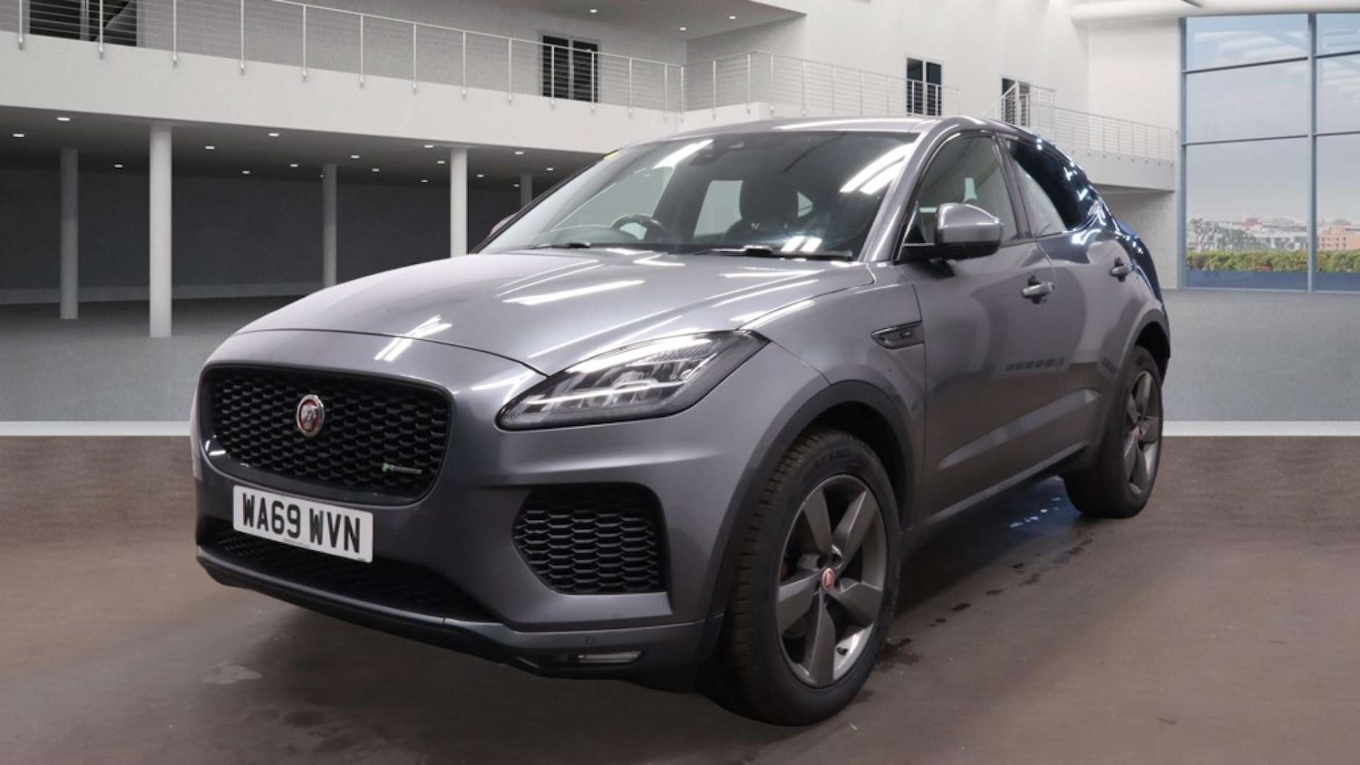 Used Jaguar E-Pace 2019 for sale - 76352620: Photo 3