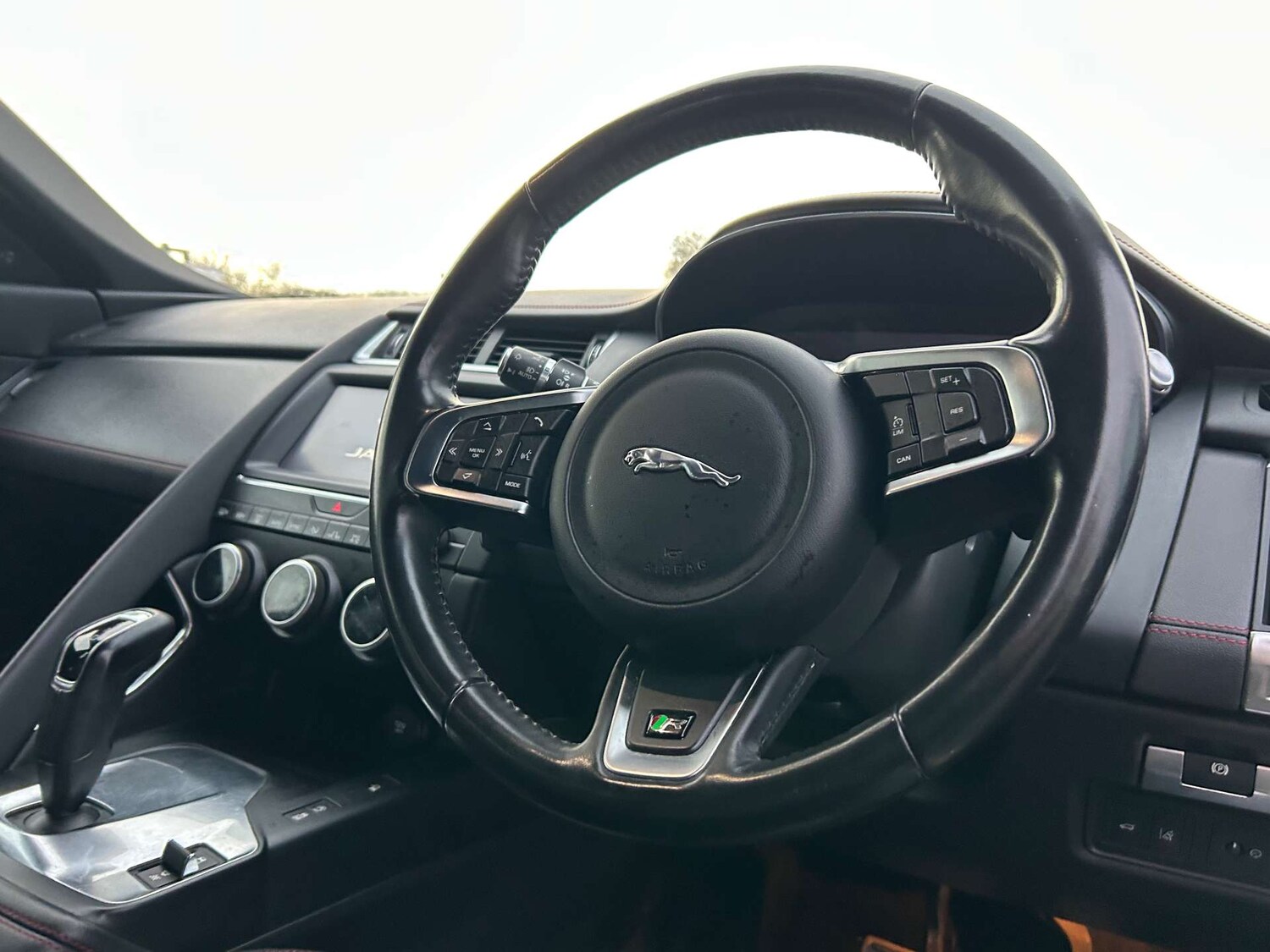 Used Jaguar E-Pace 2019 for sale - 76352620: Photo 30