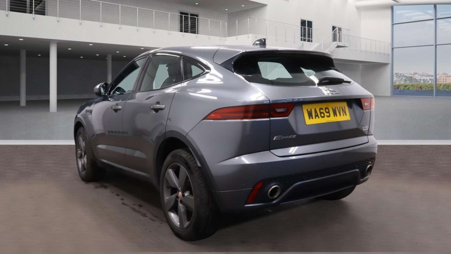 Used Jaguar E-Pace 2019 for sale - 76352620: Photo 4