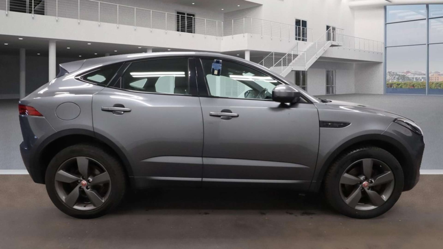 Used Jaguar E-Pace 2019 for sale - 76352620: Photo 6
