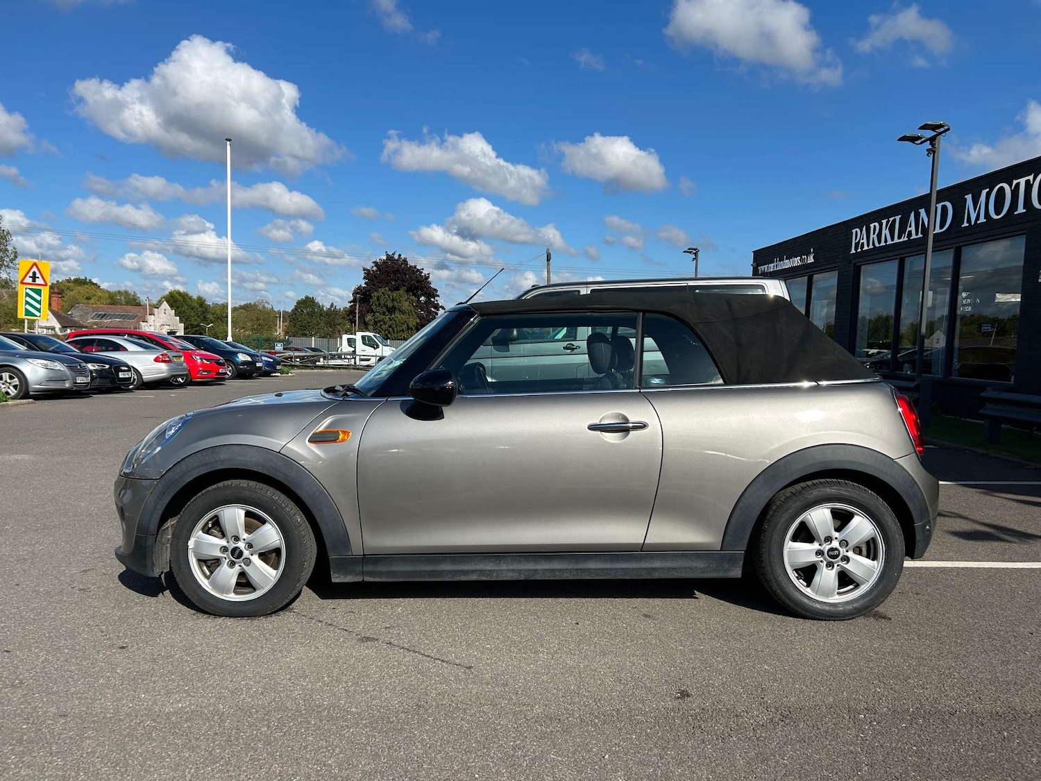 Used MINI Convertible 2018 for sale - 76601685: Photo 13