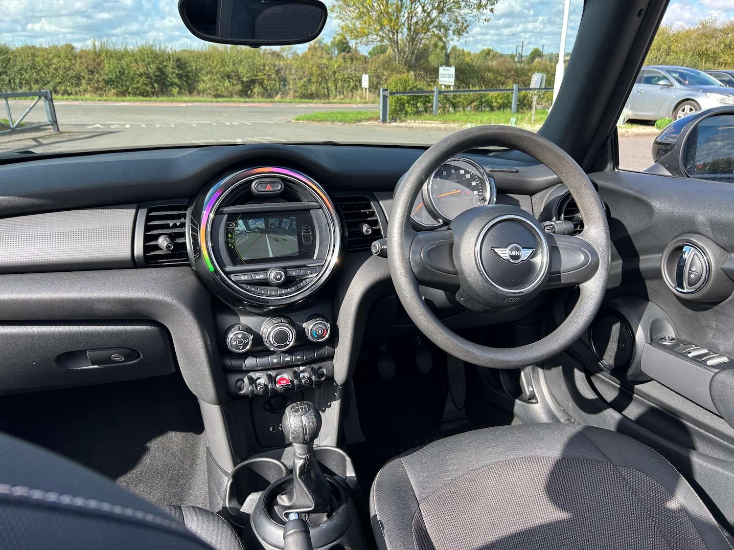 Used MINI Convertible 2018 for sale - 76601685: Photo 2