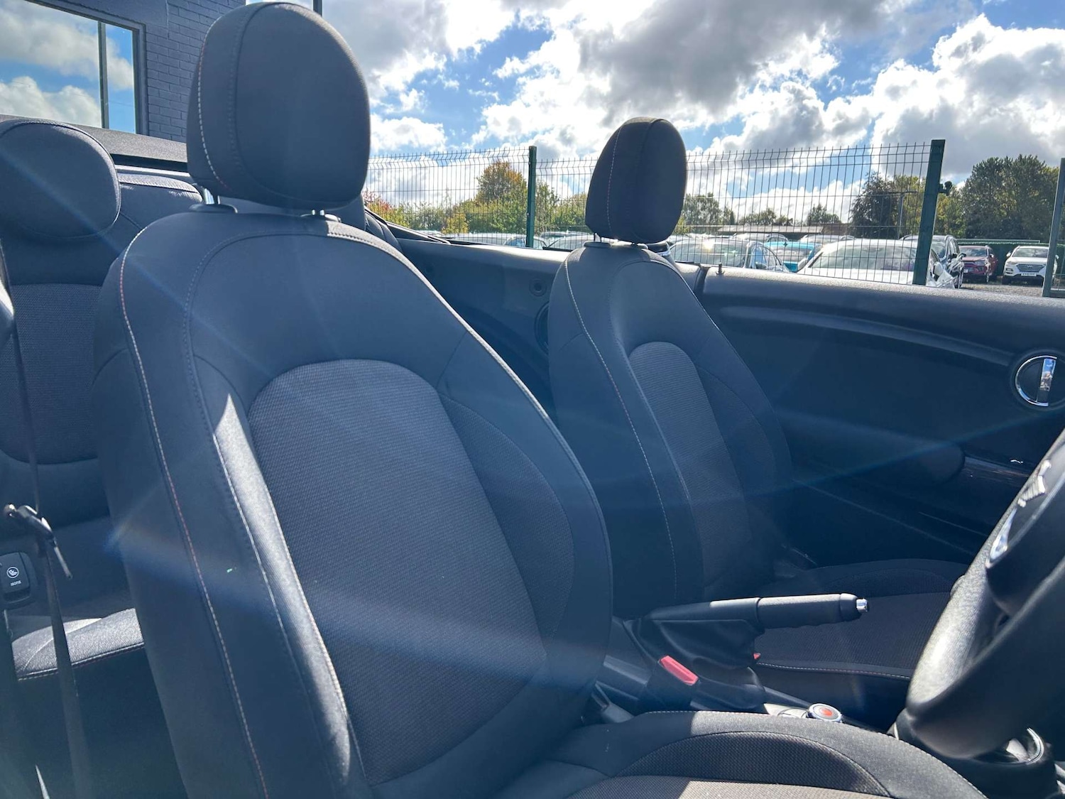 Used MINI Convertible 2018 for sale - 76601685: Photo 25