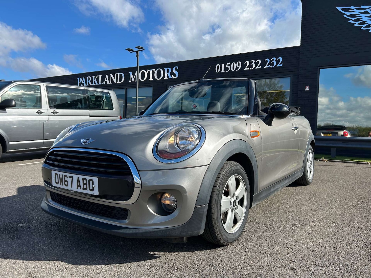 Used MINI Convertible 2018 for sale - 76601685: Photo 4