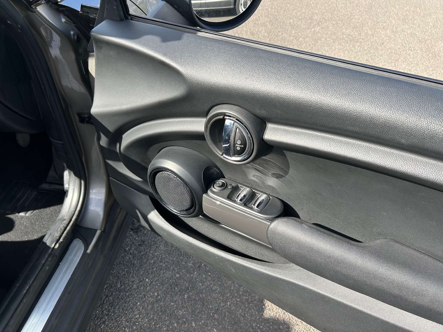 Used MINI Convertible 2018 for sale - 76601685: Photo 50