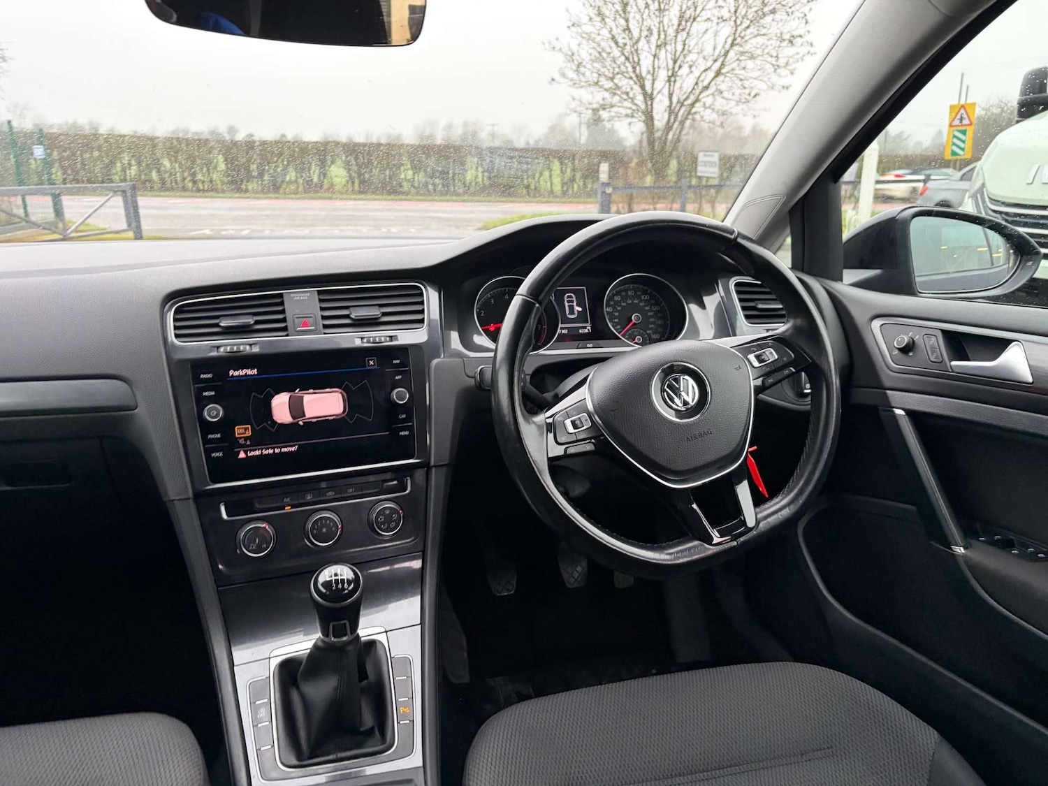 Used Volkswagen Golf 2018 for sale - 77482438: Photo 2