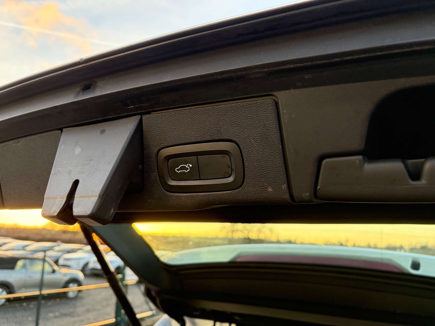 Used Volvo XC60 2017 for sale - 76941667: Photo 27