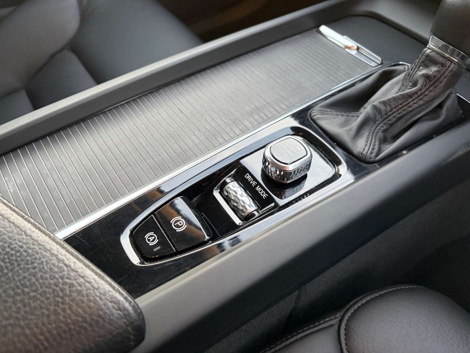 Used Volvo XC60 2017 for sale - 76941667: Photo 49