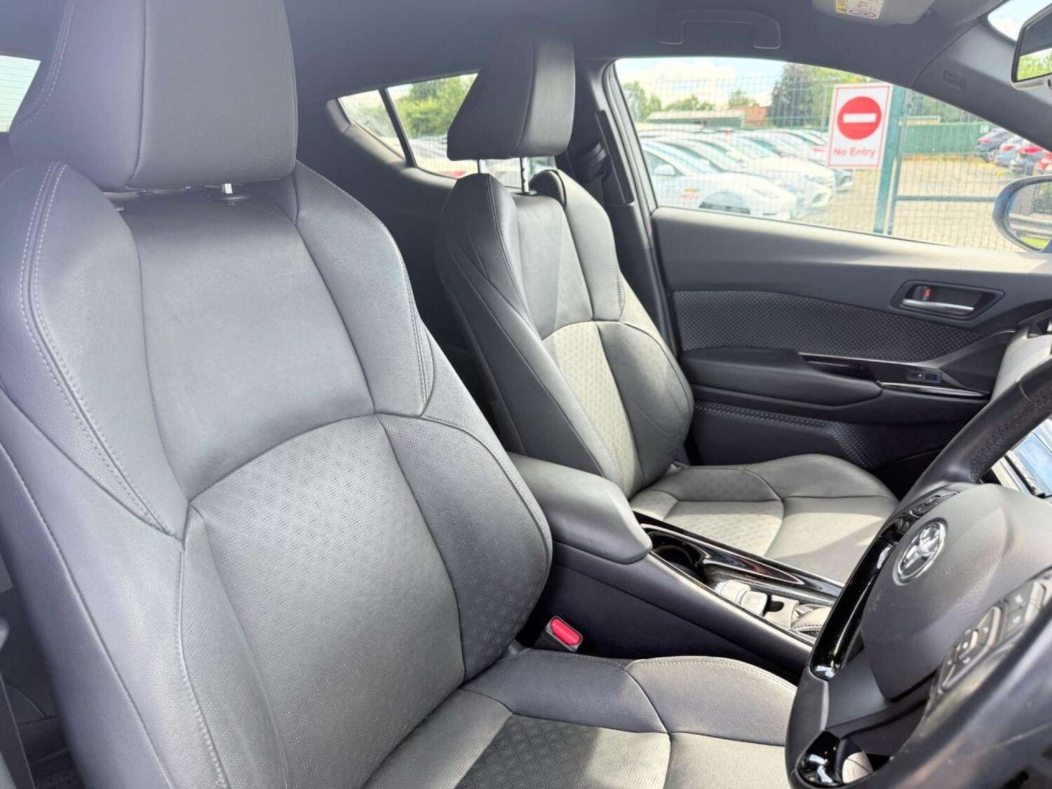 Used Toyota C-HR 2019 for sale - 76065842: Photo 22