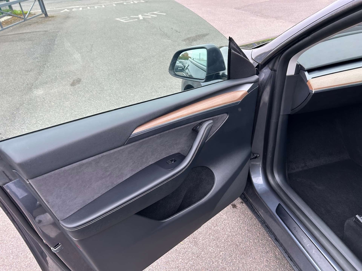 Used Tesla Model Y 2023 for sale - 75966391: Photo 25