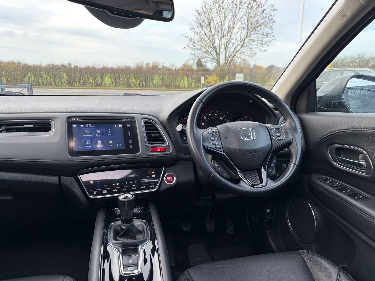 Used Honda HR-V 2018 for sale - 76846923: Photo 2