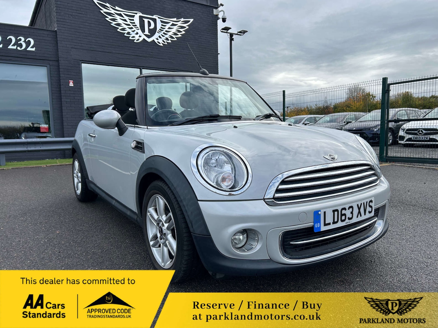 Used MINI Convertible 2014 for sale - 76352633: Photo 1