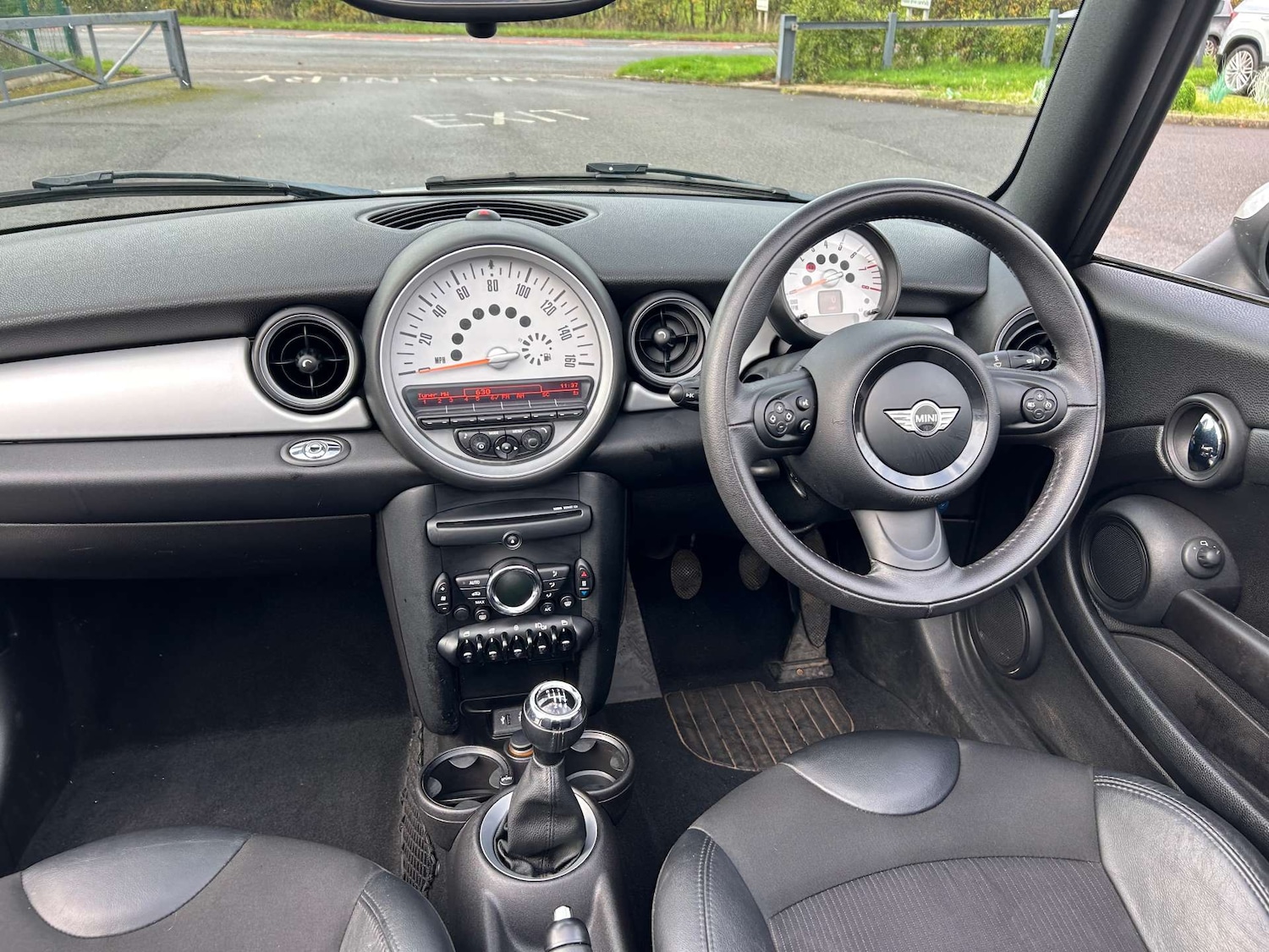 Used MINI Convertible 2014 for sale - 76352633: Photo 2