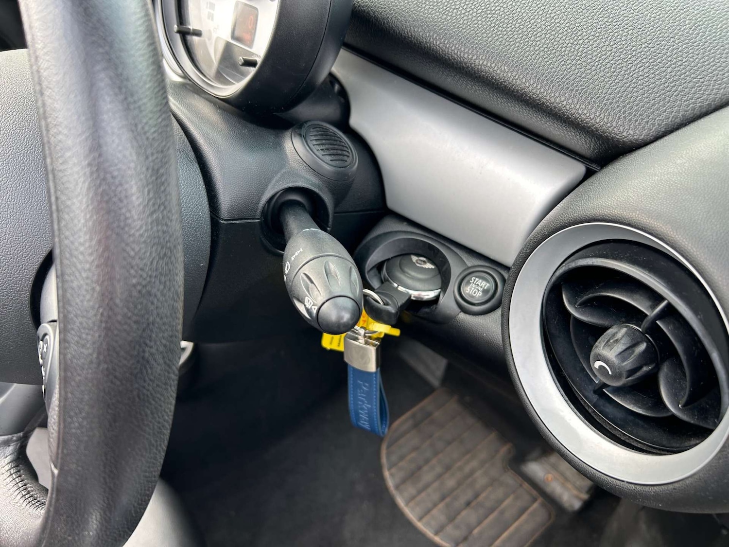 Used MINI Convertible 2014 for sale - 76352633: Photo 25