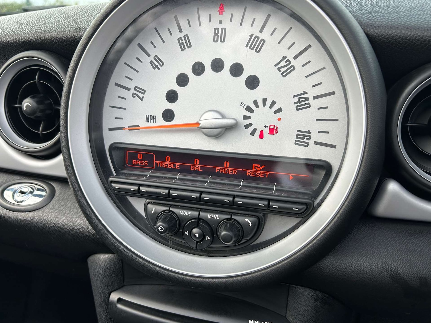 Used MINI Convertible 2014 for sale - 76352633: Photo 29