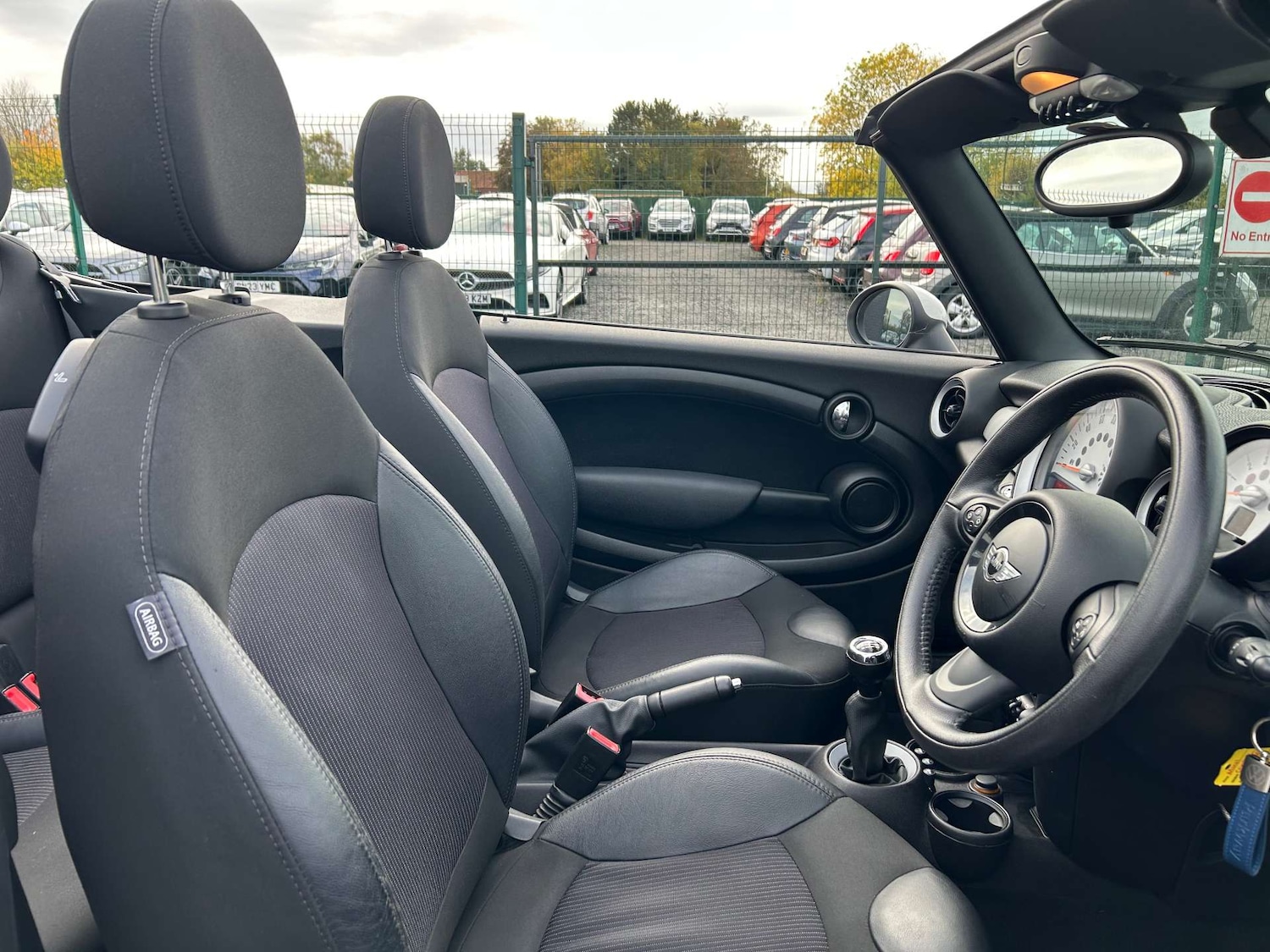 Used MINI Convertible 2014 for sale - 76352633: Photo 36