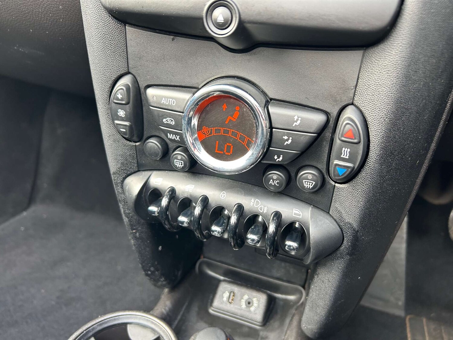 Used MINI Convertible 2014 for sale - 76352633: Photo 38