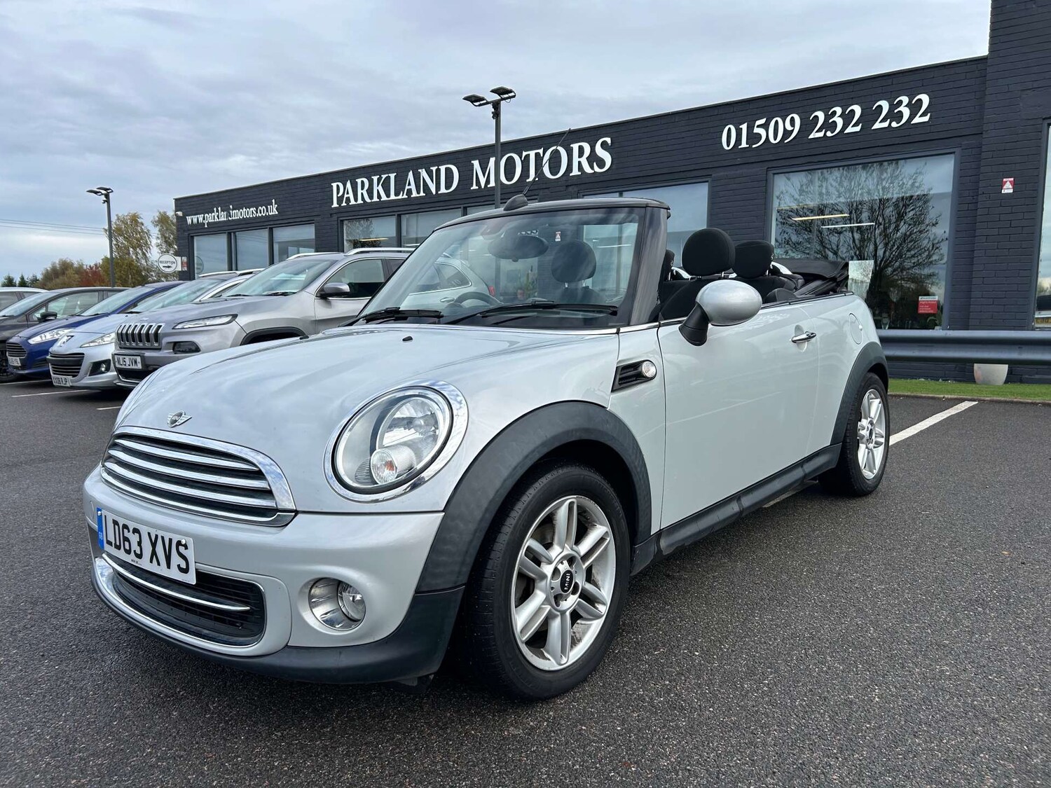 Used MINI Convertible 2014 for sale - 76352633: Photo 4