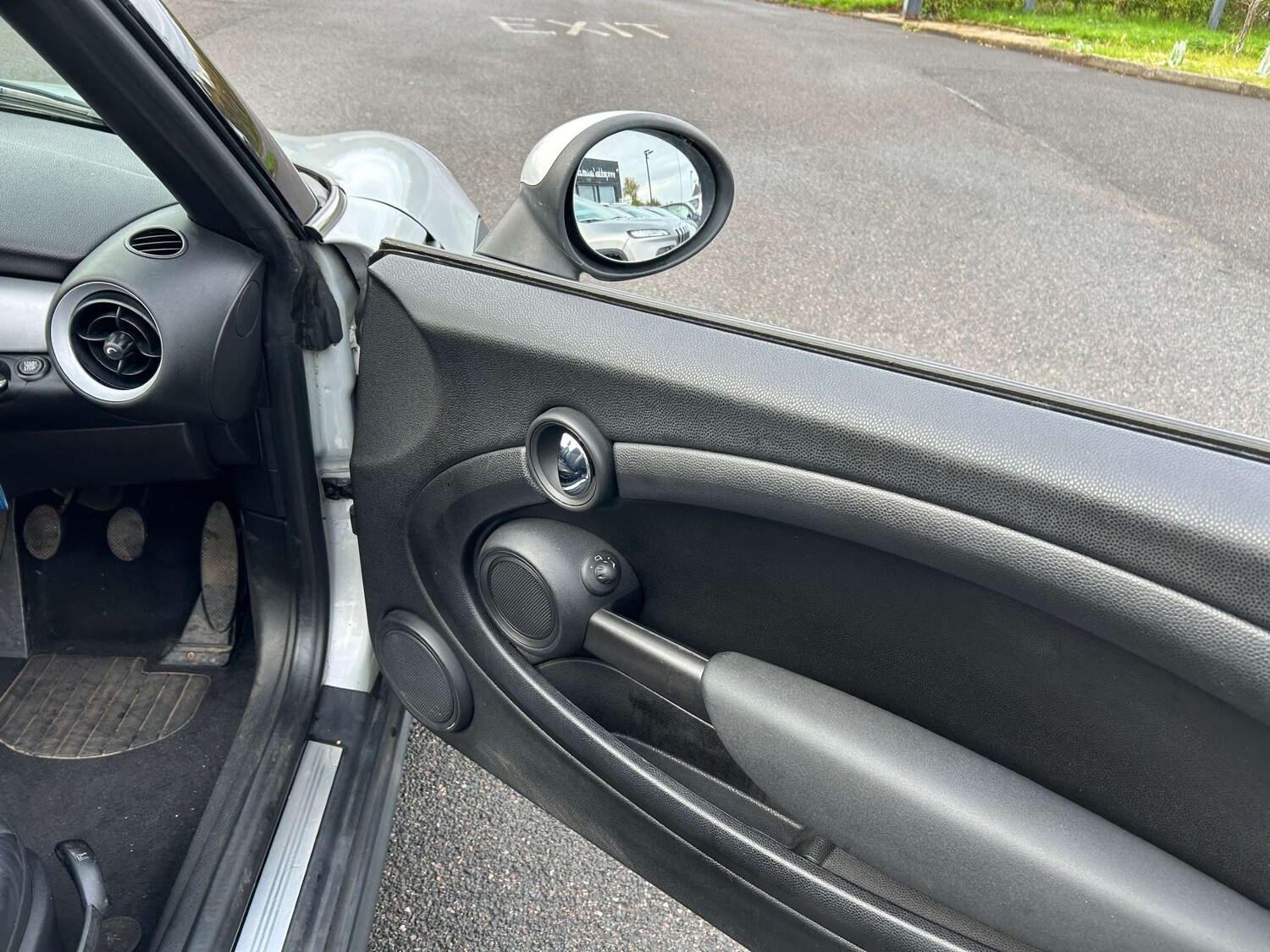 Used MINI Convertible 2014 for sale - 76352633: Photo 46