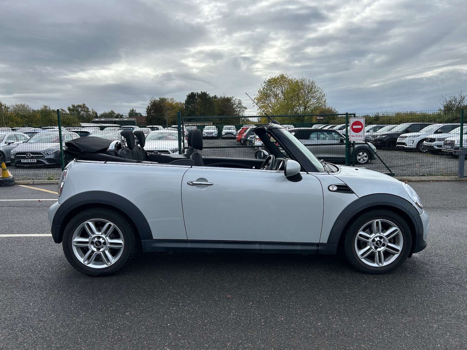 Used MINI Convertible 2014 for sale - 76352633: Photo 9