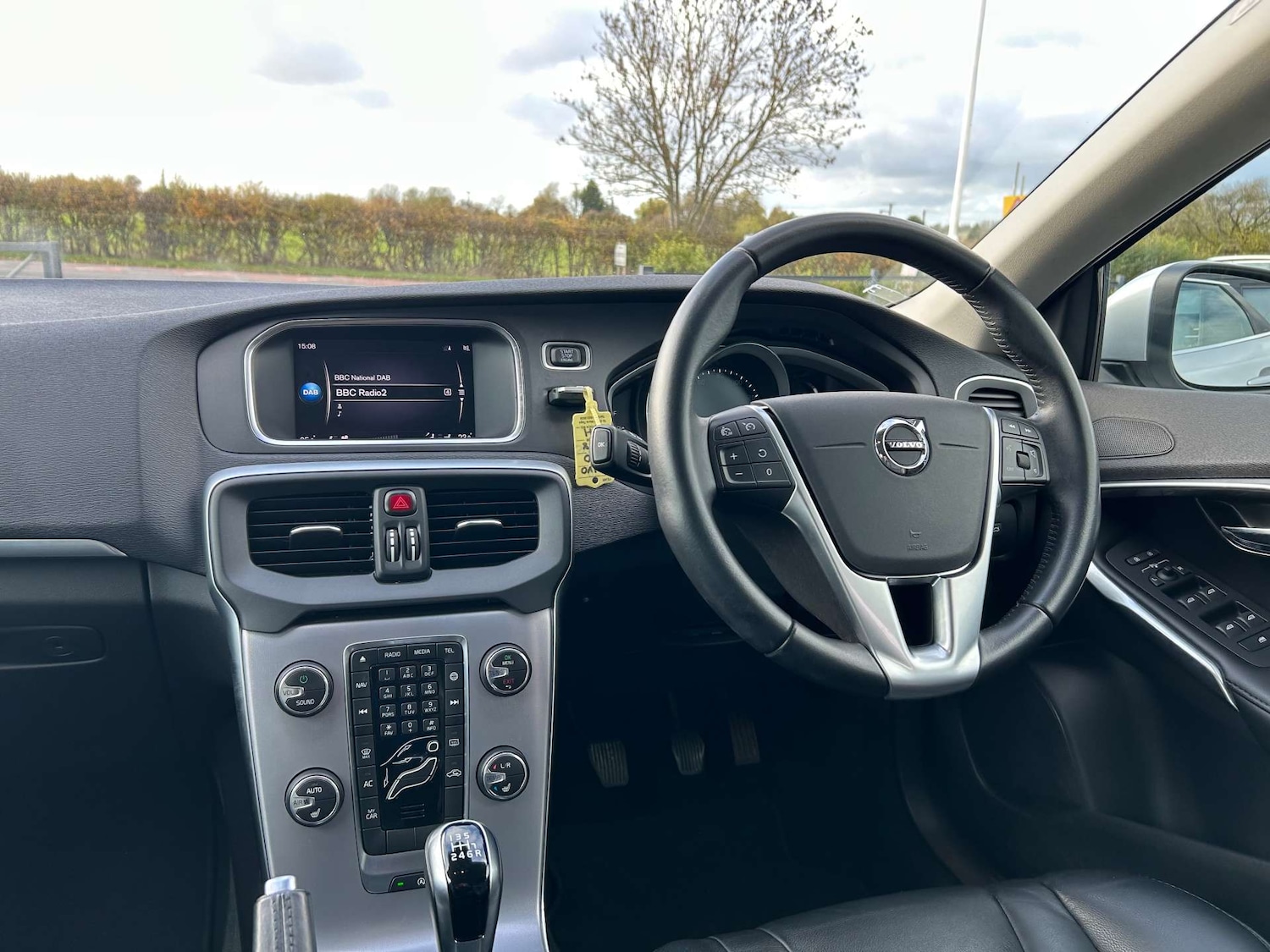 Used Volvo V40 2018 for sale - 77022553: Photo 2