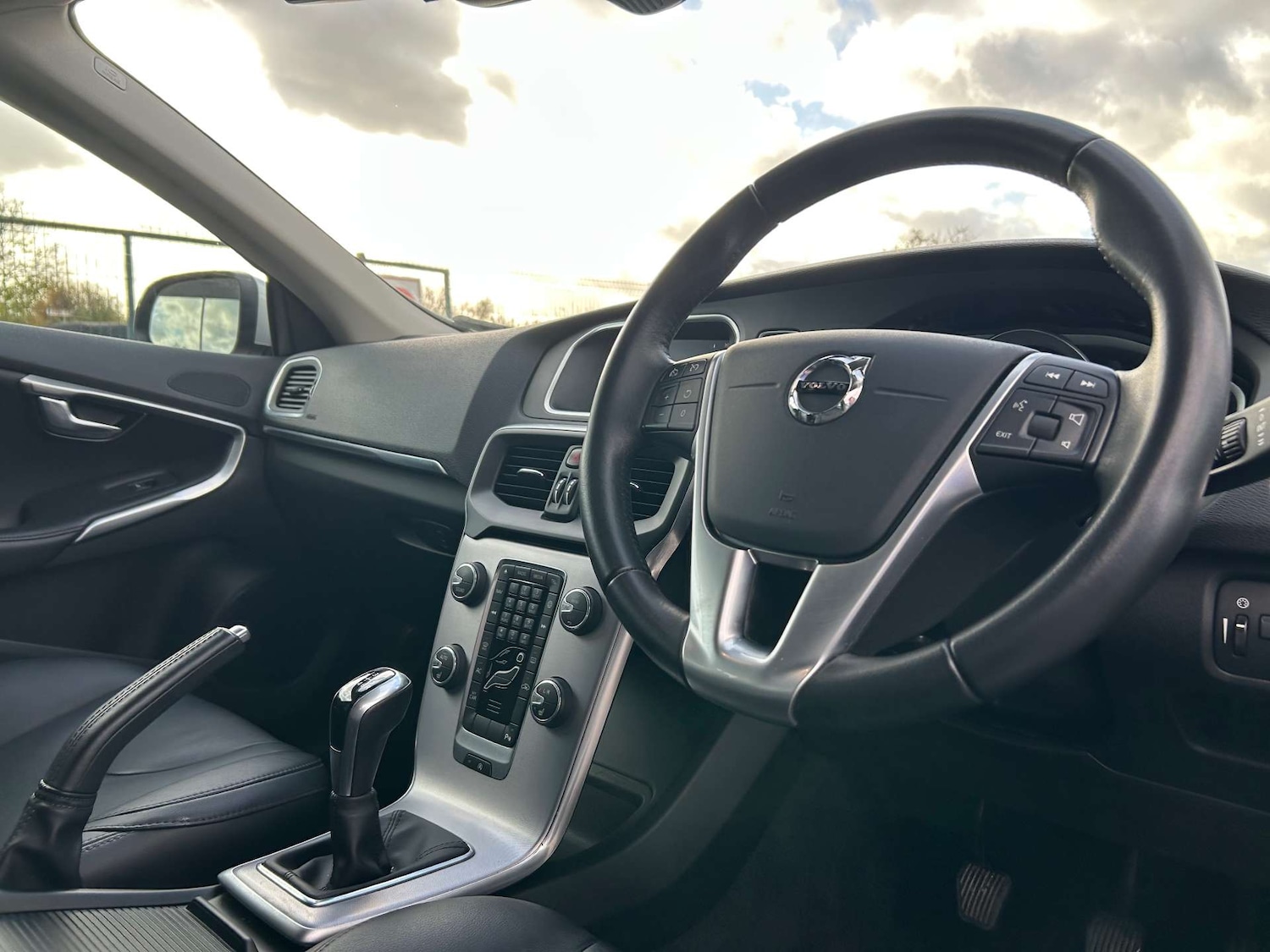 Used Volvo V40 2018 for sale - 77022553: Photo 27