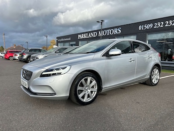 Used Volvo V40 2018 for sale - 77022553: Photo