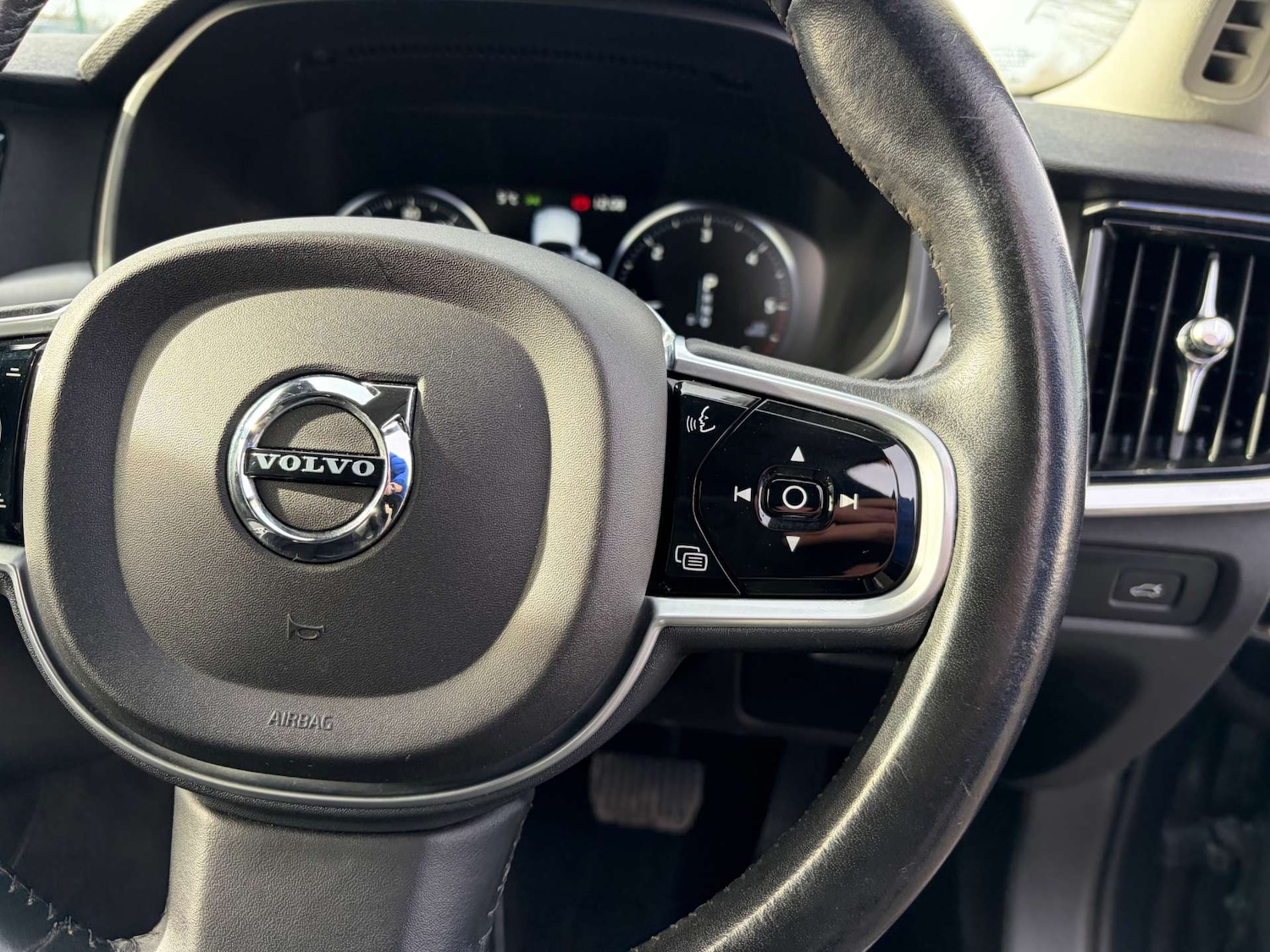 Used Volvo V90 2018 for sale - 77423736: Photo 46