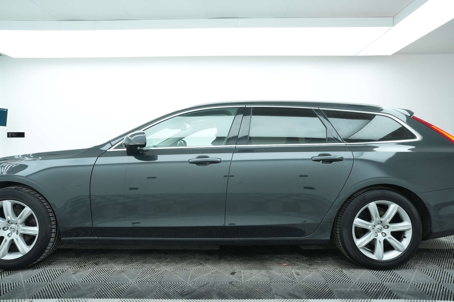 Used Volvo V90 2018 for sale - 77423736: Photo 9