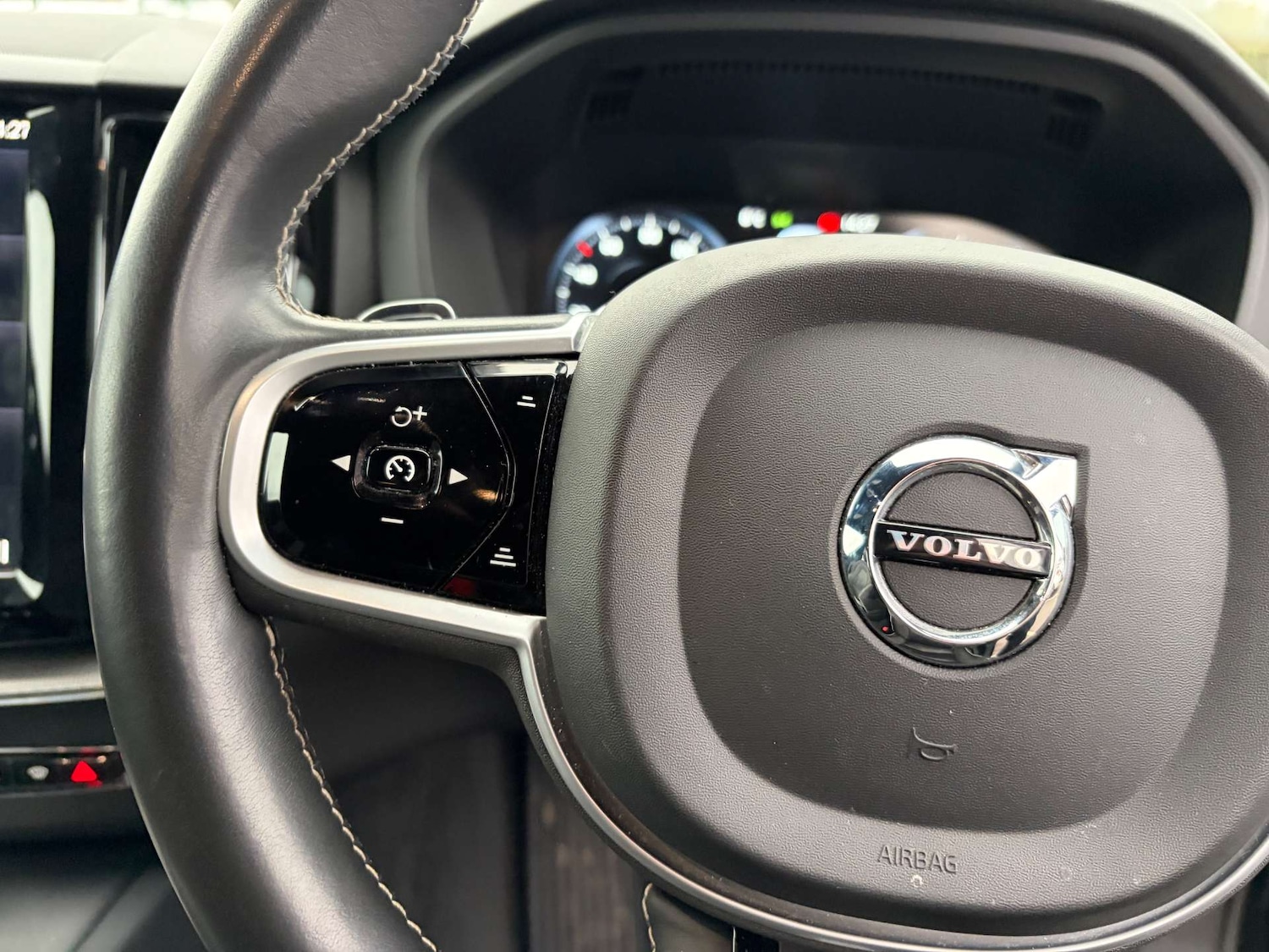 Used Volvo XC60 2020 for sale - 77026732: Photo 41