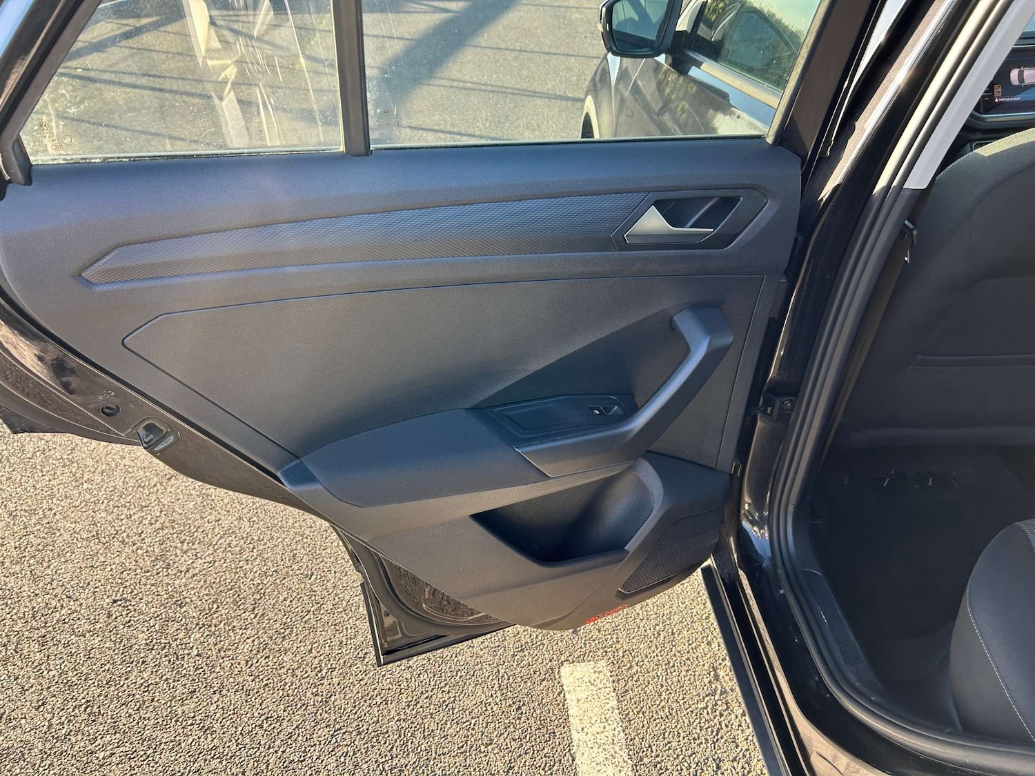 Used Volkswagen T-Roc 2019 for sale - 76352654: Photo 31