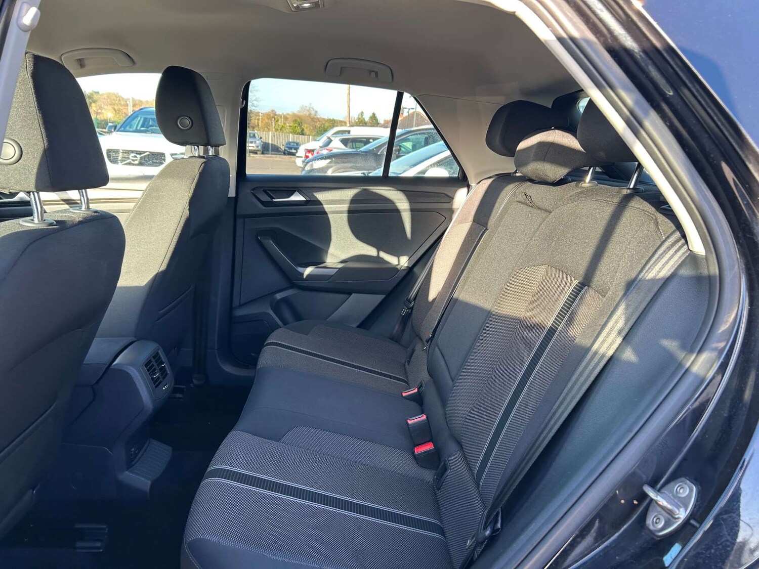 Used Volkswagen T-Roc 2019 for sale - 76352654: Photo 32