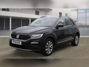 Used Volkswagen T-Roc 2019 for sale - 76352654: Photo