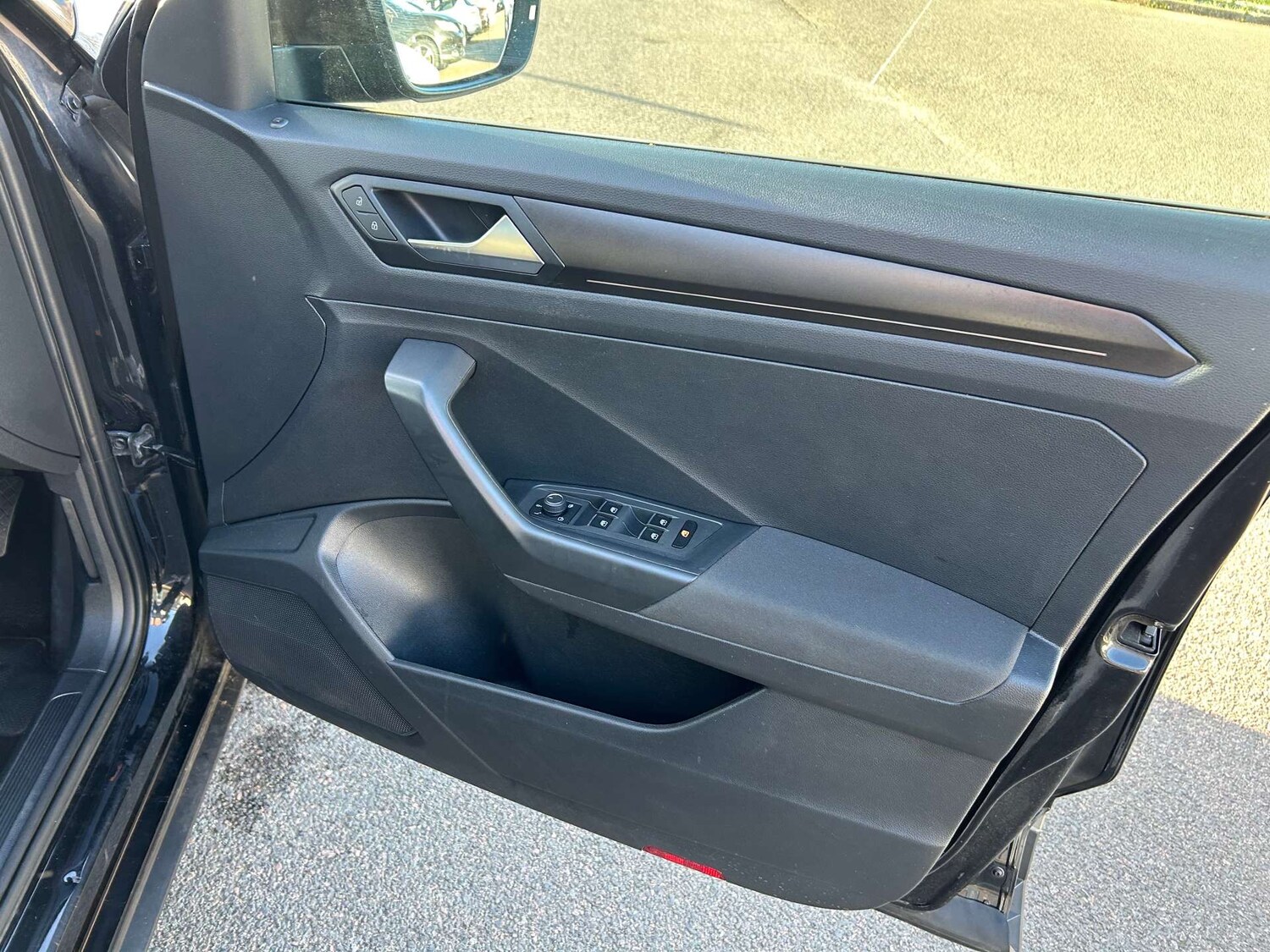 Used Volkswagen T-Roc 2019 for sale - 76352654: Photo 49