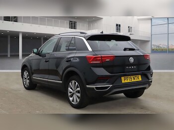 Used Volkswagen T-Roc 2019 for sale - 76352654: Photo