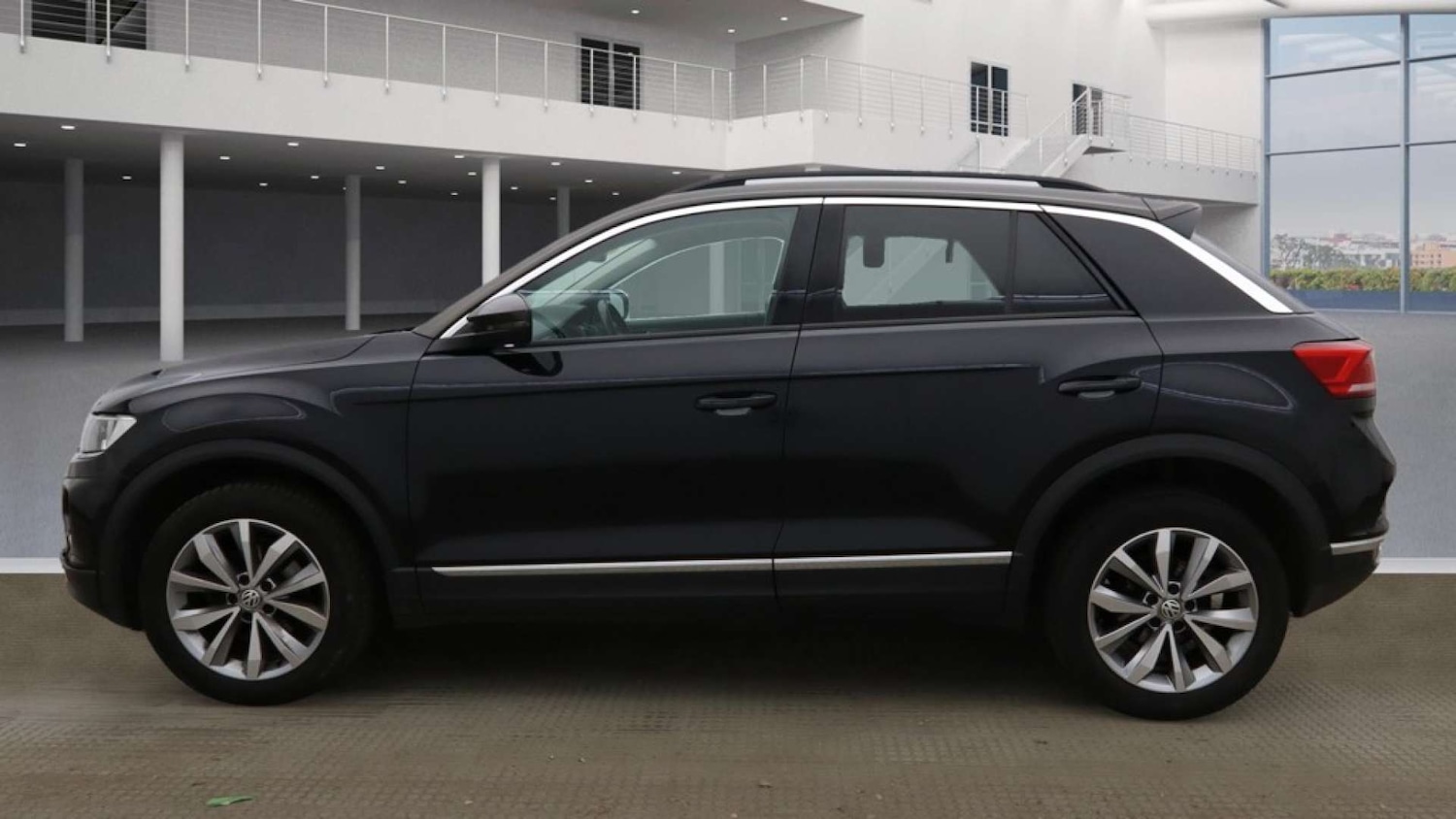 Used Volkswagen T-Roc 2019 for sale - 76352654: Photo 7