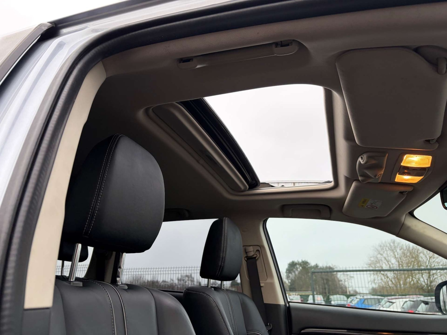 Used Mitsubishi Outlander 2018 for sale - 77033654: Photo 42